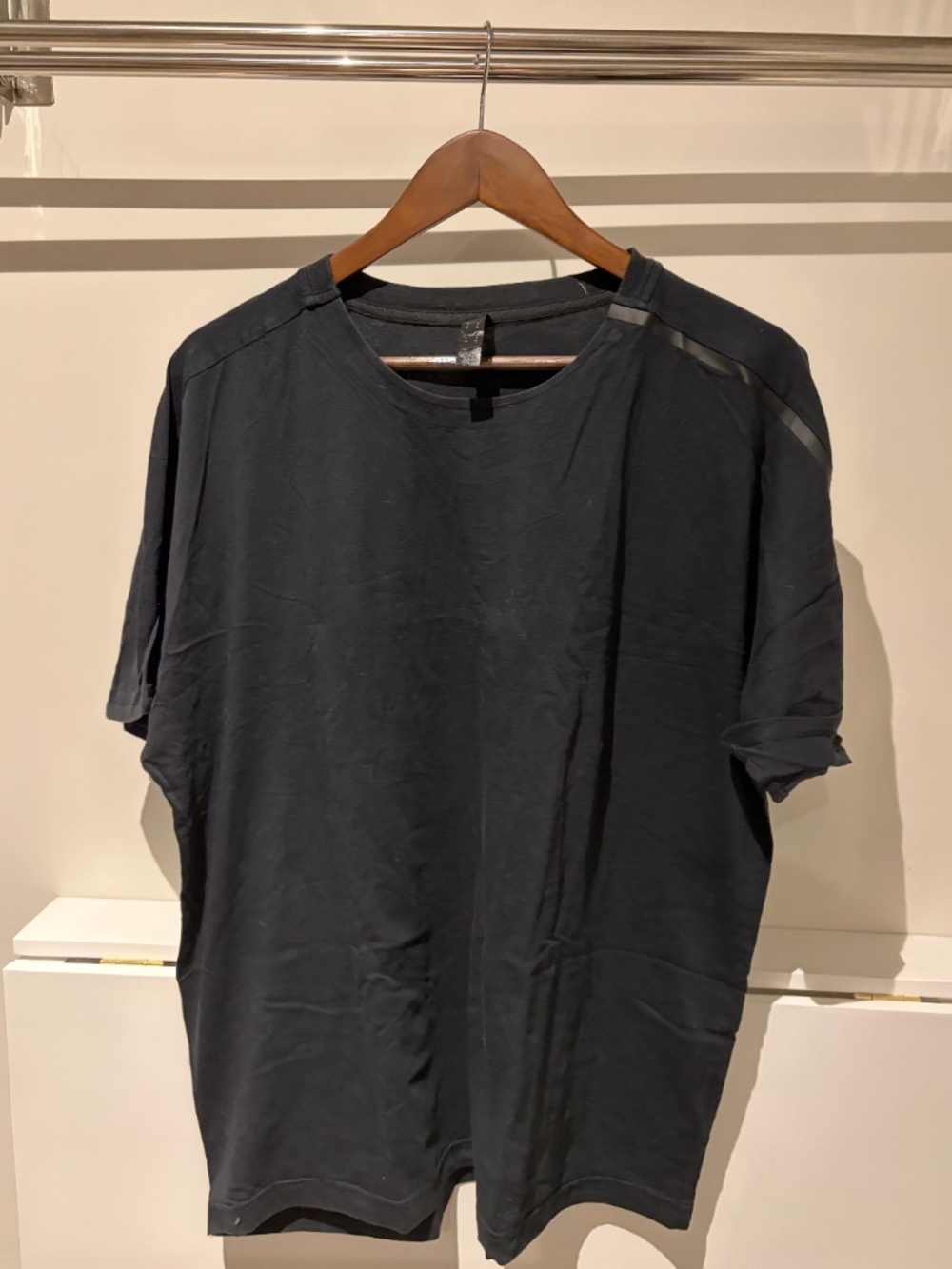 Adidas Men's Black Short Sleeve T-Shirt Size XL